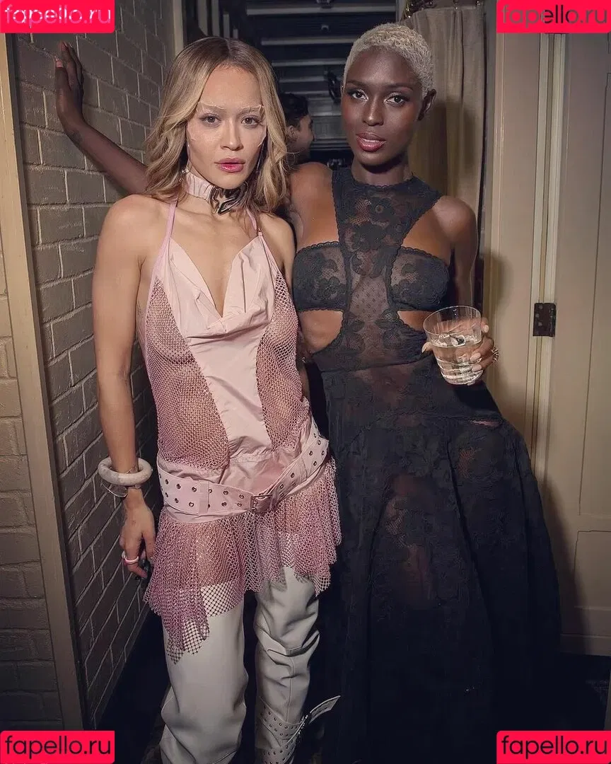 Rita Ora / ritaora / ritaoraeu Onlyfans Photo Gallery 