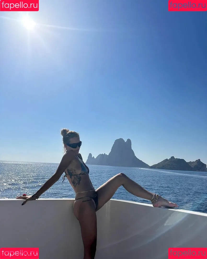 Rita Ora / ritaora / ritaoraeu Onlyfans Photo Gallery 