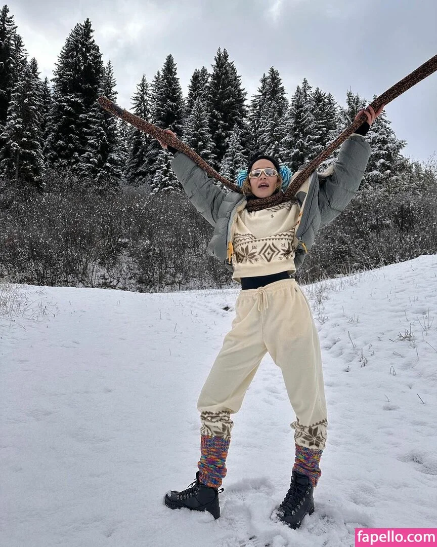 Rita Ora / ritaora / ritaoraeu Onlyfans Photo Gallery 