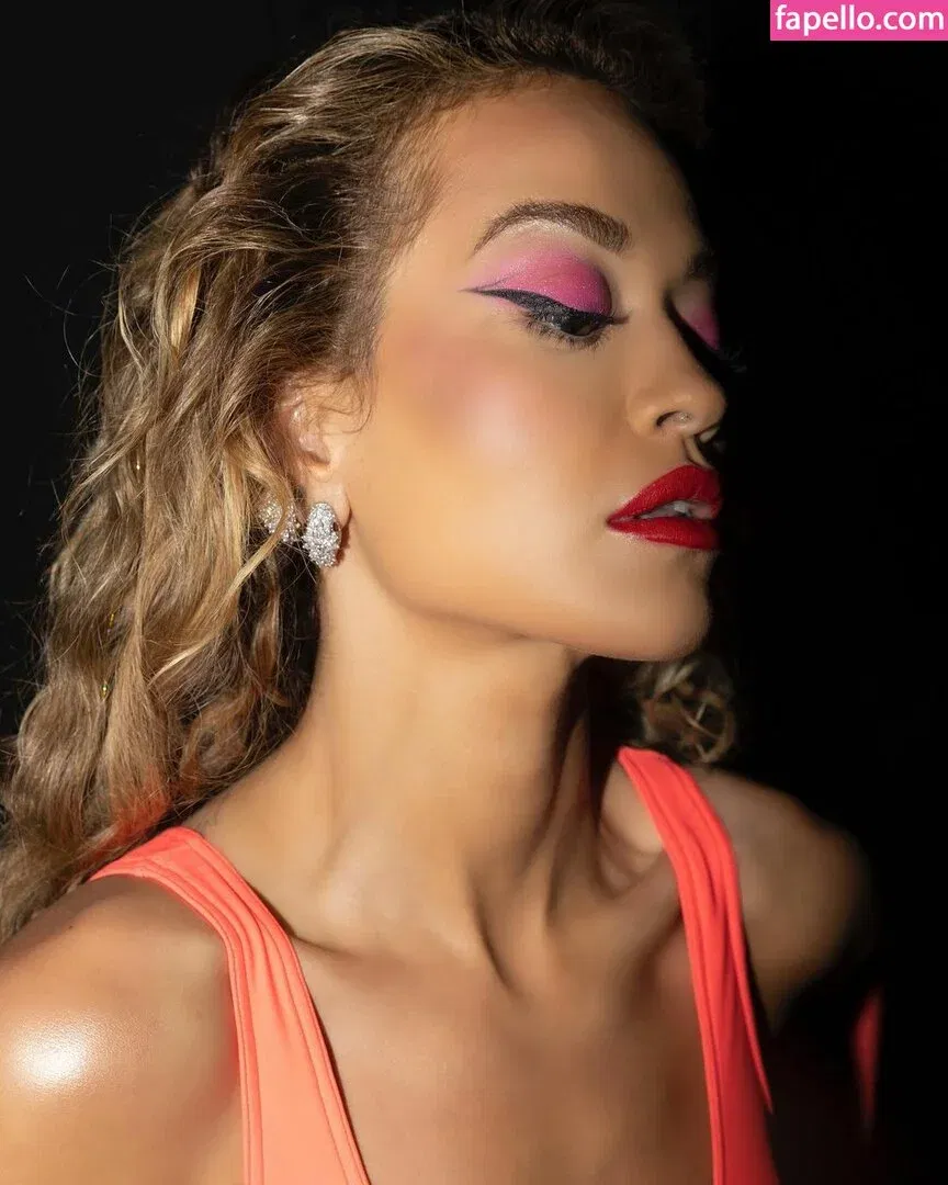 Rita Ora / ritaora / ritaoraeu Onlyfans Photo Gallery 