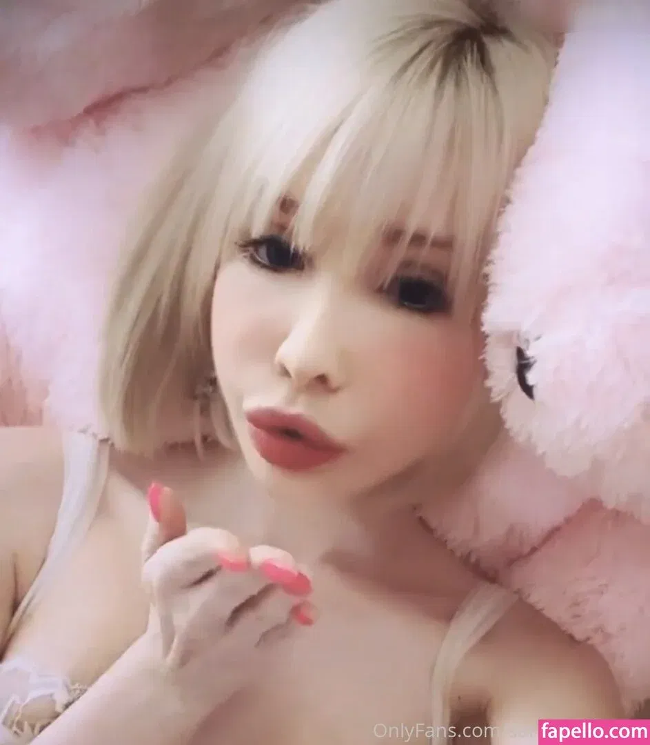 Sarina Valentina / https: / sarinavalentinaxo Onlyfans Photo Gallery 