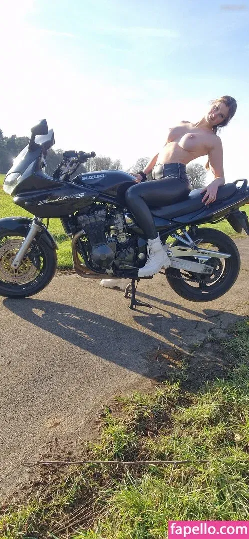 Titty Cat / https: / titty-cat / titty_cat99 Onlyfans Photo Gallery 