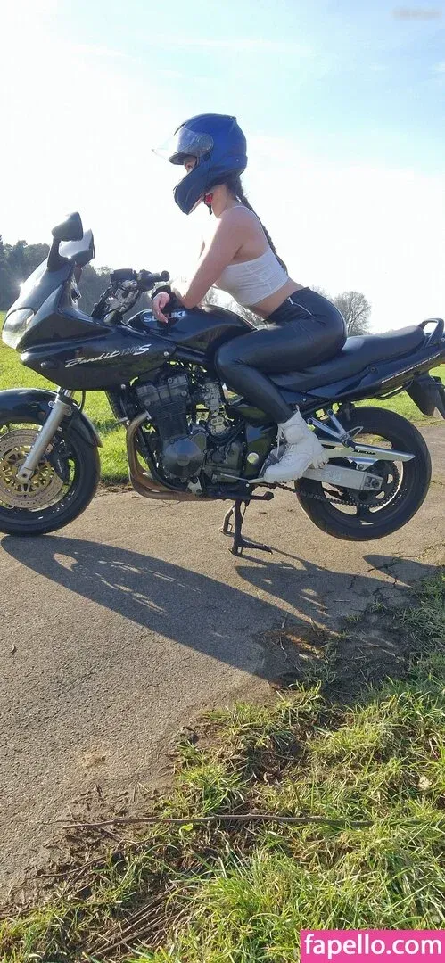 Titty Cat / https: / titty-cat / titty_cat99 Onlyfans Photo Gallery 