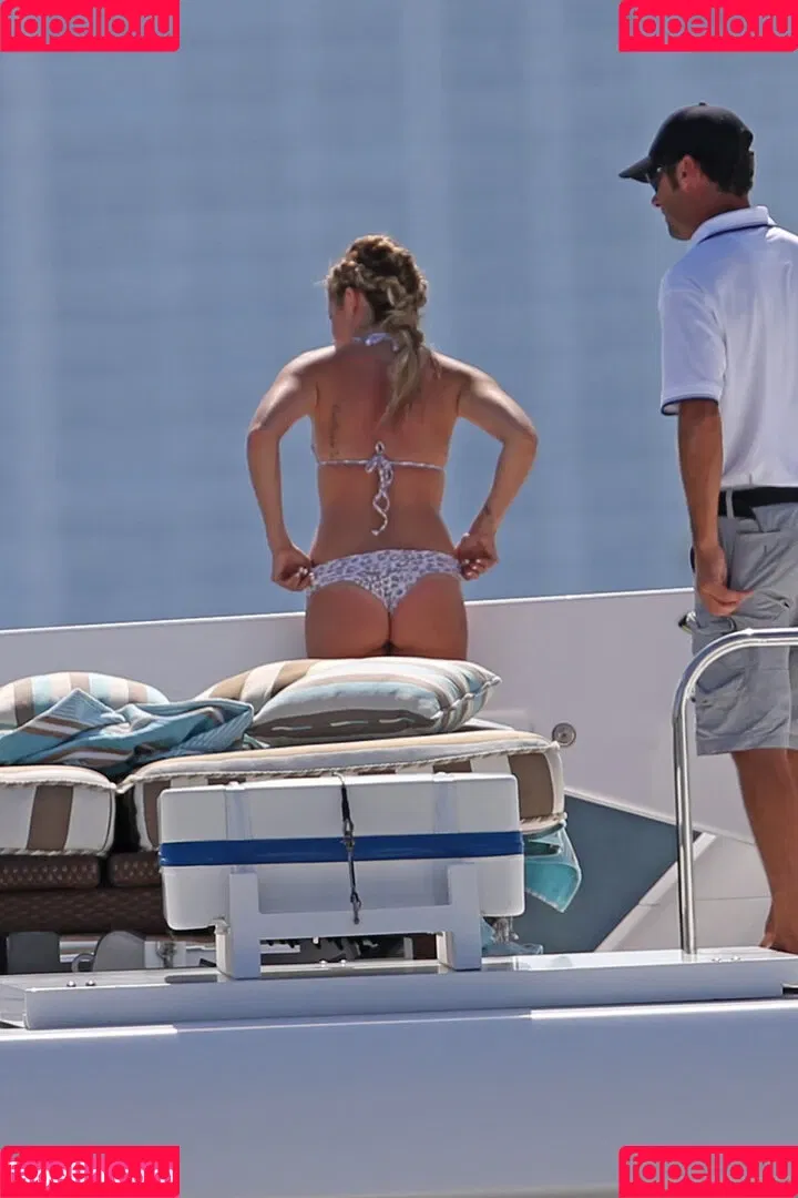 Ashley Tisdale / ashleytisdale Onlyfans Photo Gallery 