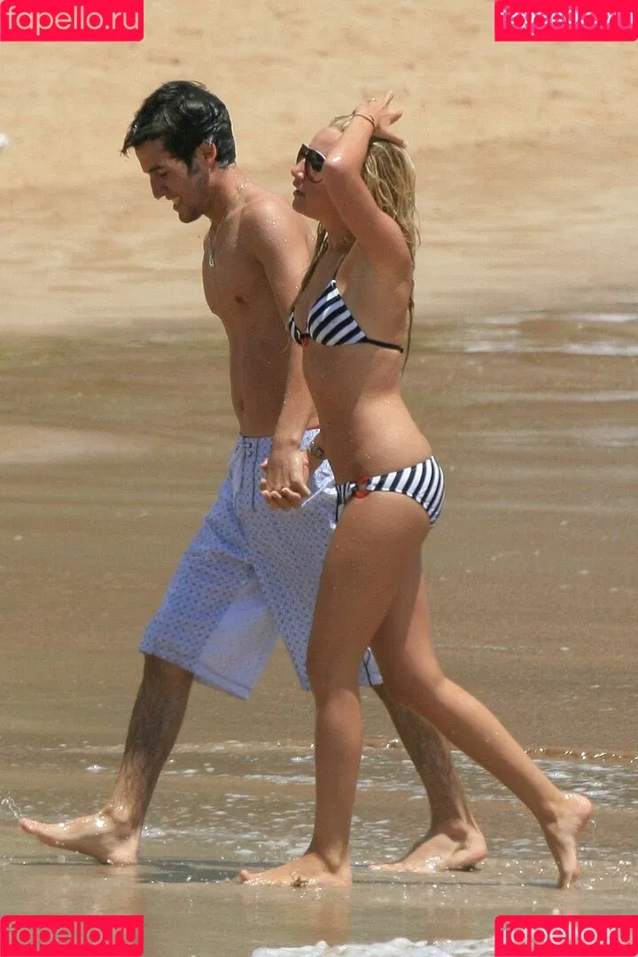 Ashley Tisdale / ashleytisdale Onlyfans Photo Gallery 