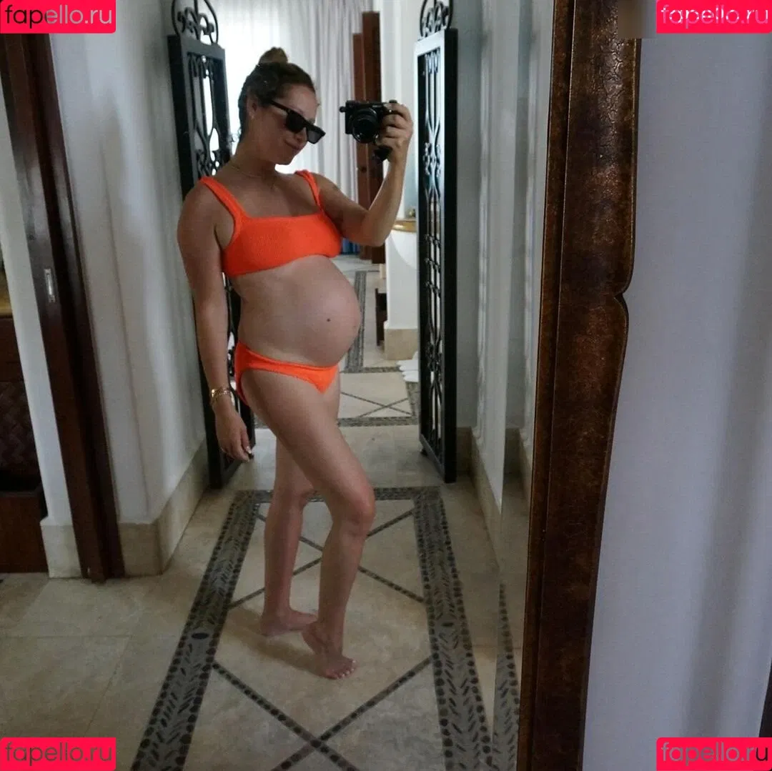 Ashley Tisdale / ashleytisdale Onlyfans Photo Gallery 