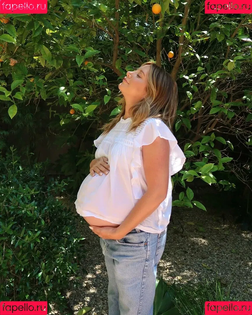 Ashley Tisdale / ashleytisdale Onlyfans Photo Gallery 