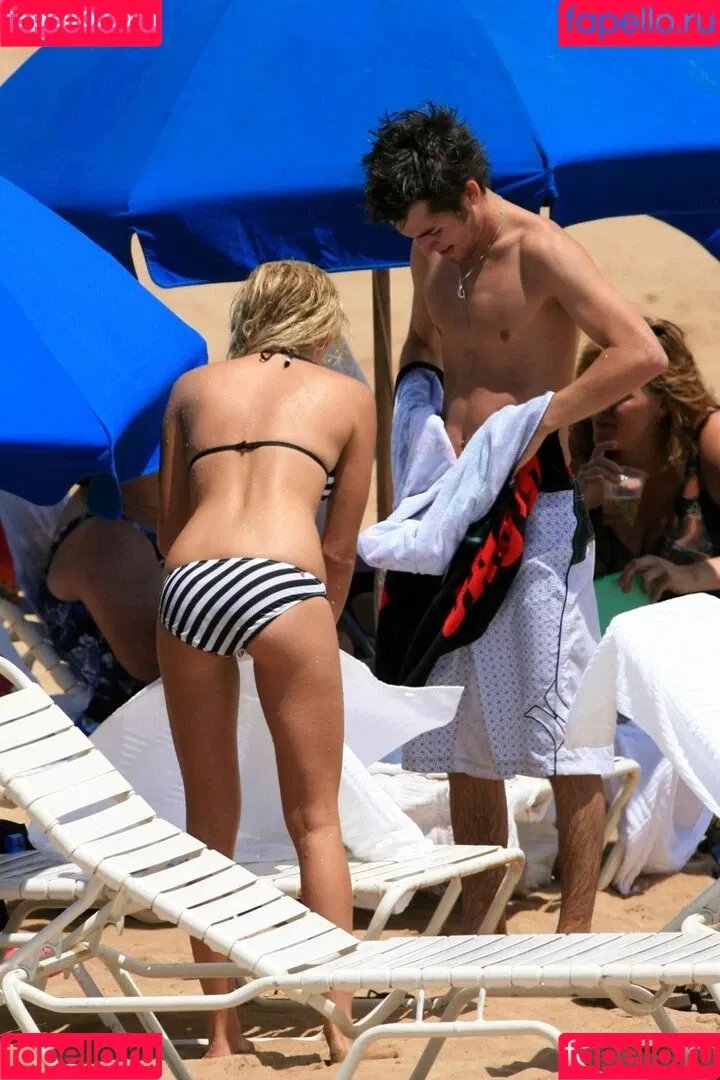 Ashley Tisdale / ashleytisdale Onlyfans Photo Gallery 