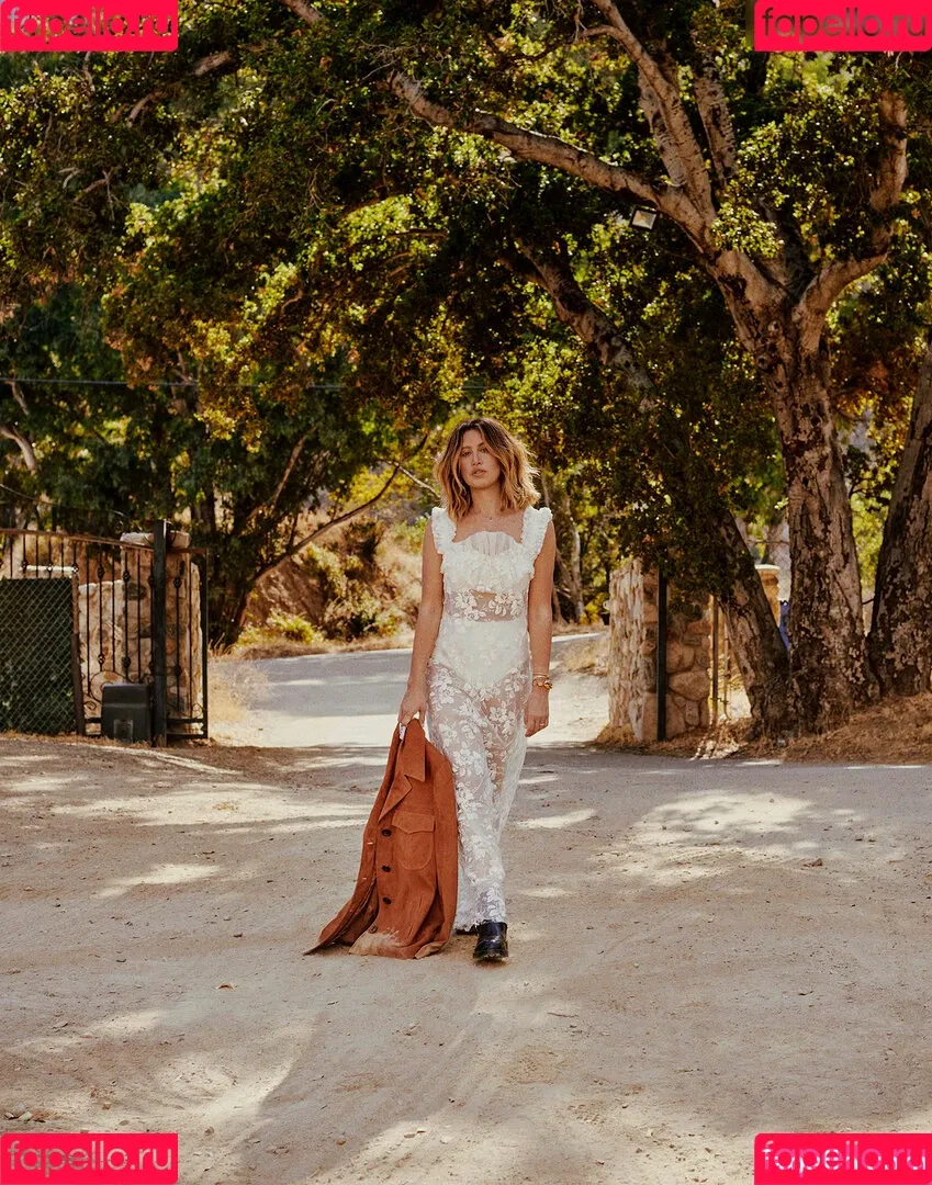 Ashley Tisdale / ashleytisdale Onlyfans Photo Gallery 