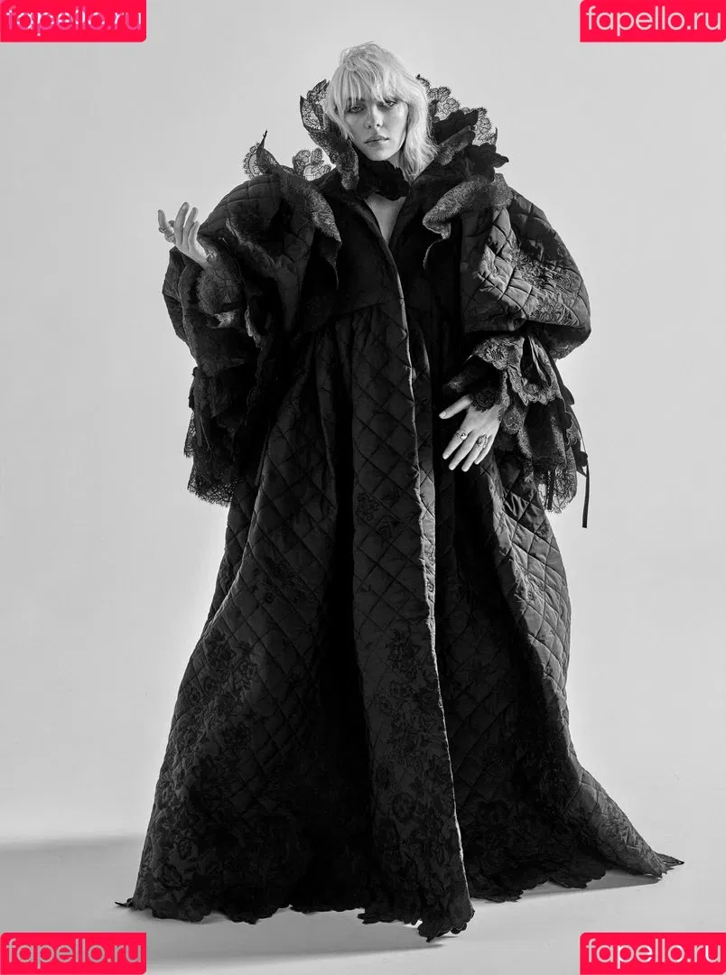 Billie Eilish / Fake / billeeilish / billieeilish Onlyfans Photo Gallery 