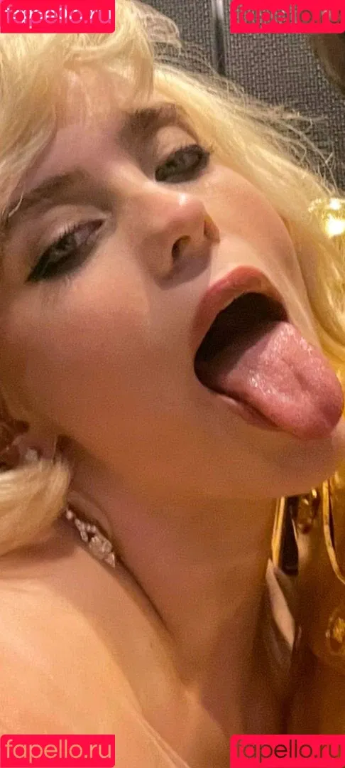 Billie Eilish / Fake / billeeilish / billieeilish Onlyfans Photo Gallery 