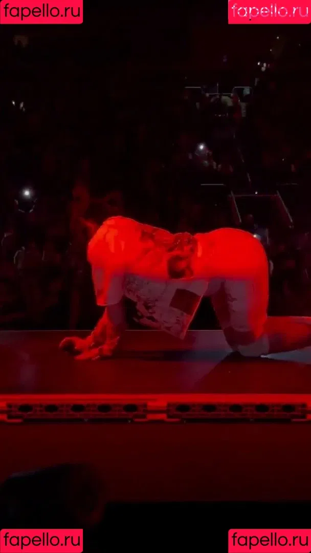 Billie Eilish / Fake / billeeilish / billieeilish Onlyfans Photo Gallery 