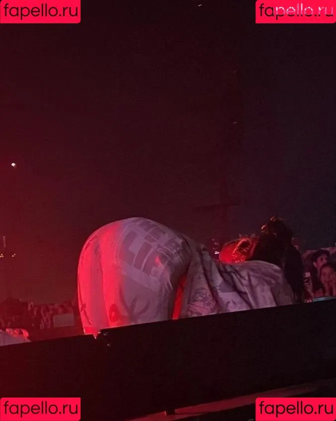 Billie Eilish / Fake / billeeilish / billieeilish Onlyfans Photo Gallery 