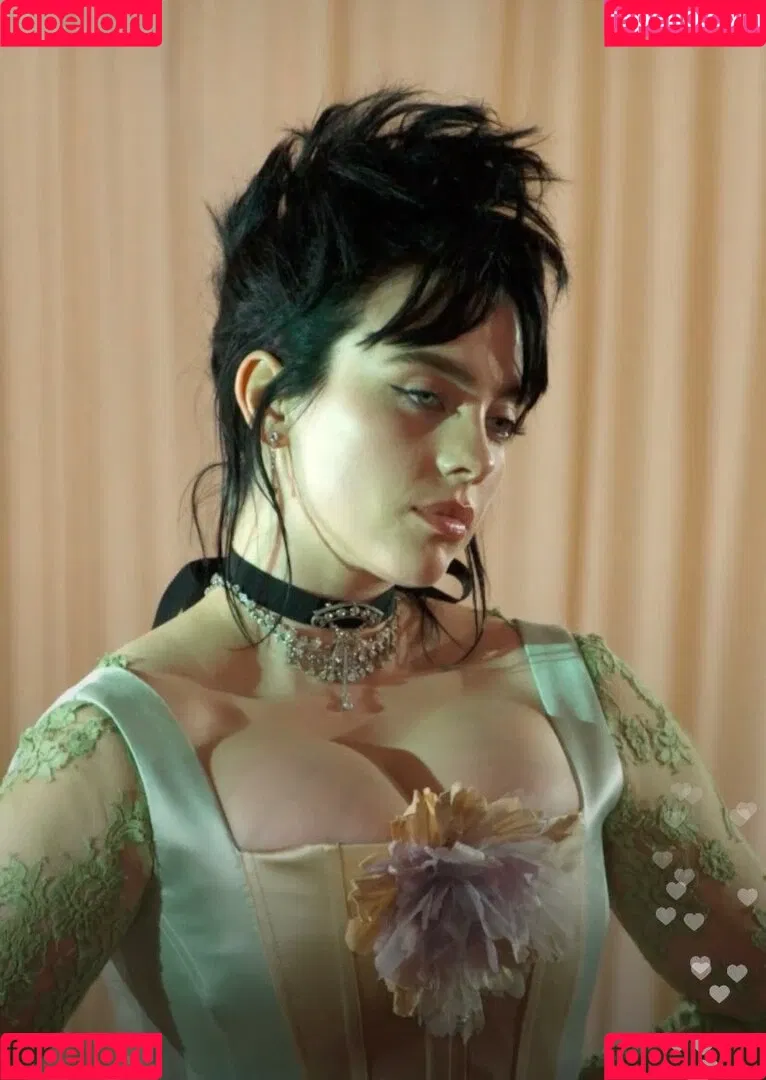Billie Eilish / Fake / billeeilish / billieeilish Onlyfans Photo Gallery 