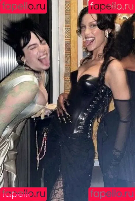 Billie Eilish / Fake / billeeilish / billieeilish Onlyfans Photo Gallery 