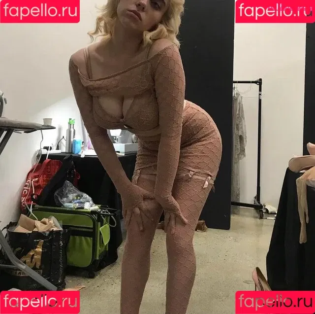 Billie Eilish / Fake / billeeilish / billieeilish Onlyfans Photo Gallery 