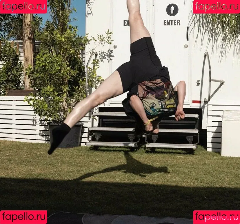Billie Eilish / Fake / billeeilish / billieeilish Onlyfans Photo Gallery 