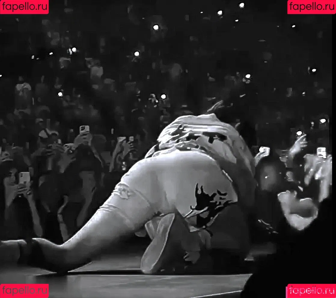 Billie Eilish / Fake / billeeilish / billieeilish Onlyfans Photo Gallery 