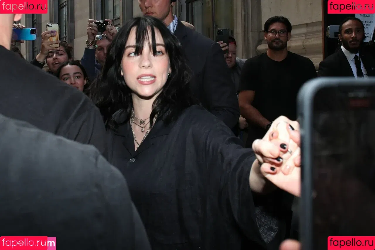 Billie Eilish / Fake / billeeilish / billieeilish Onlyfans Photo Gallery 