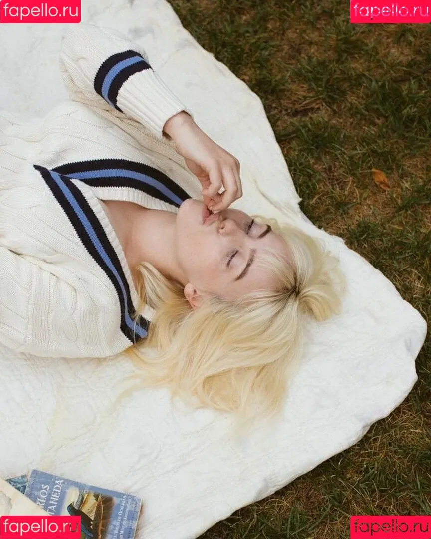 Billie Eilish / Fake / billeeilish / billieeilish Onlyfans Photo Gallery 