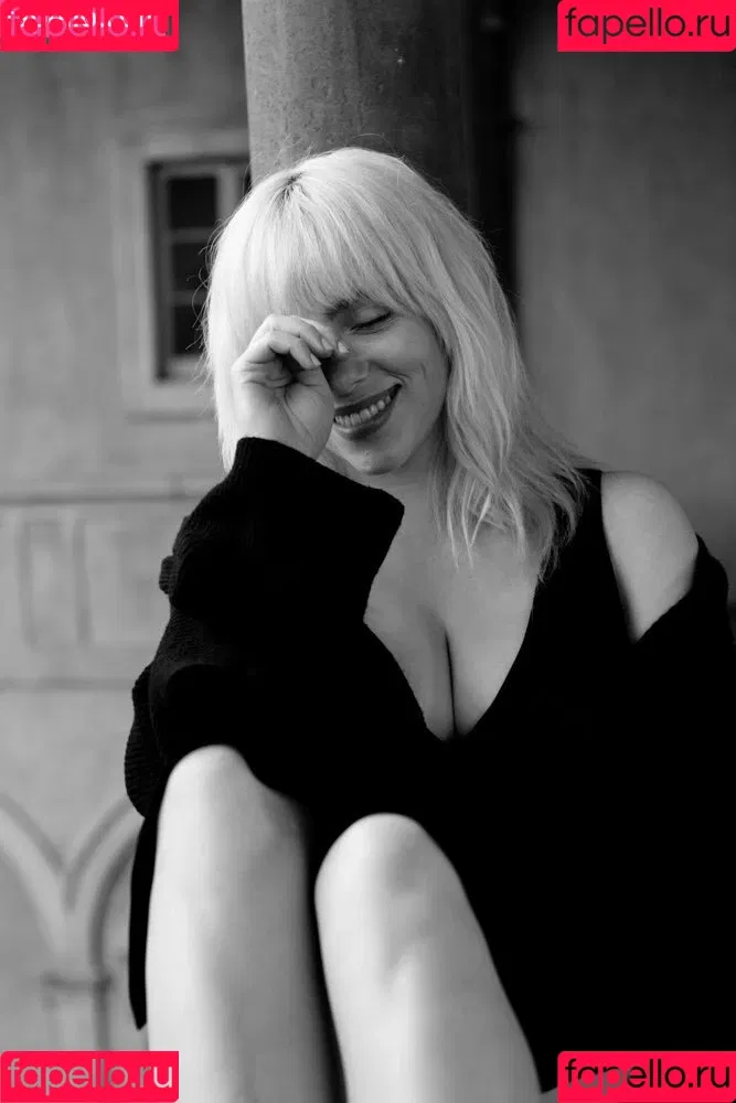 Billie Eilish / Fake / billeeilish / billieeilish Onlyfans Photo Gallery 