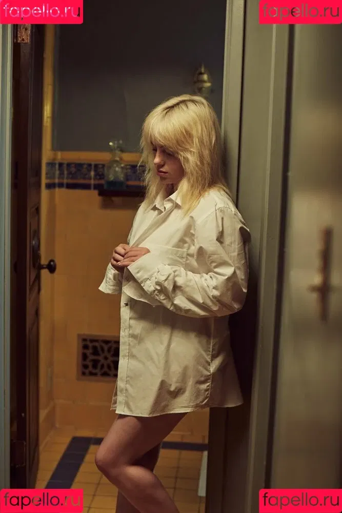 Billie Eilish / Fake / billeeilish / billieeilish Onlyfans Photo Gallery 