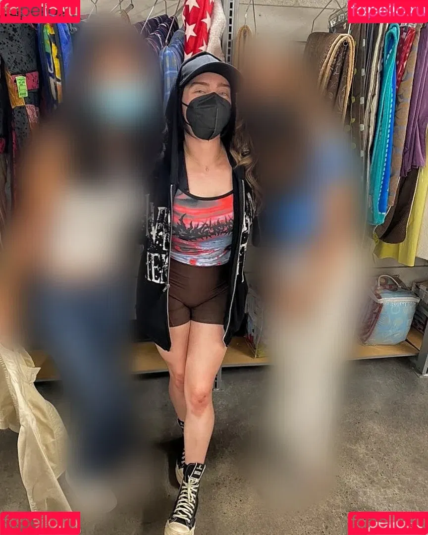 Billie Eilish / Fake / billeeilish / billieeilish Onlyfans Photo Gallery 