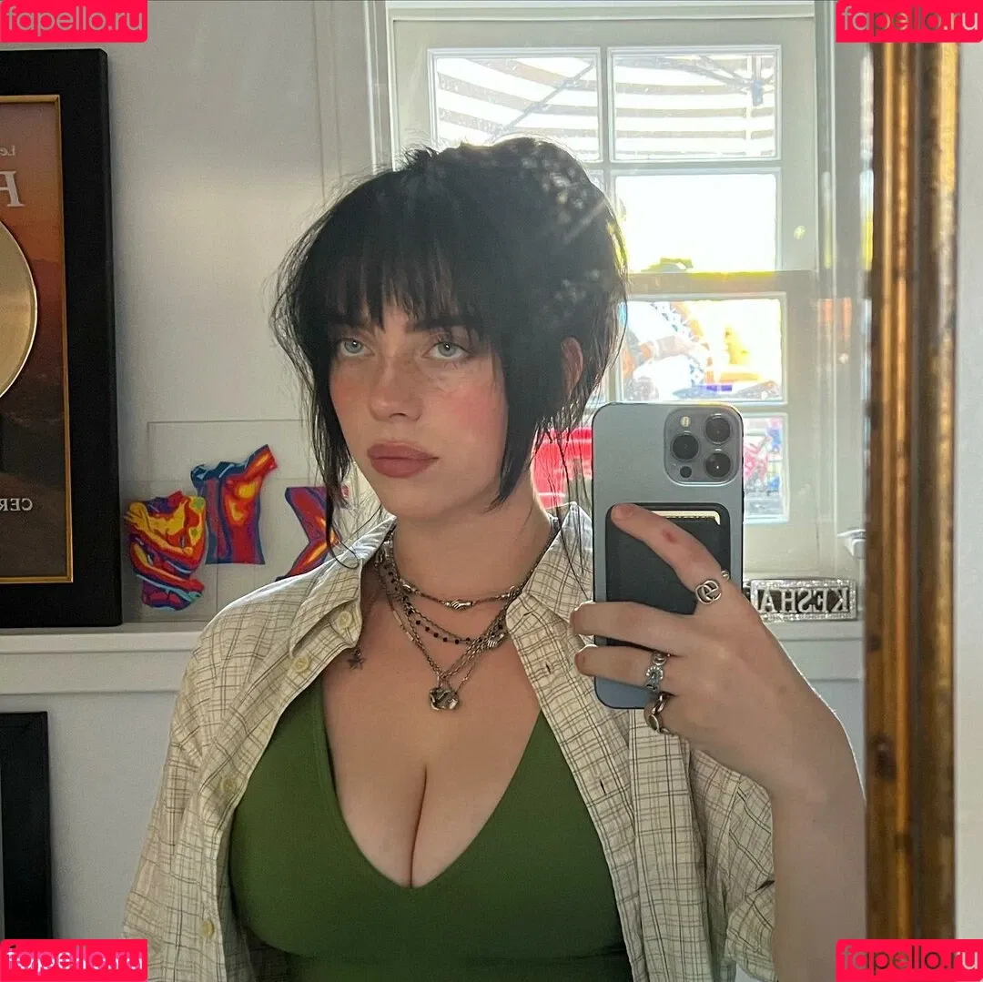 Billie Eilish / Fake / billeeilish / billieeilish Onlyfans Photo Gallery 