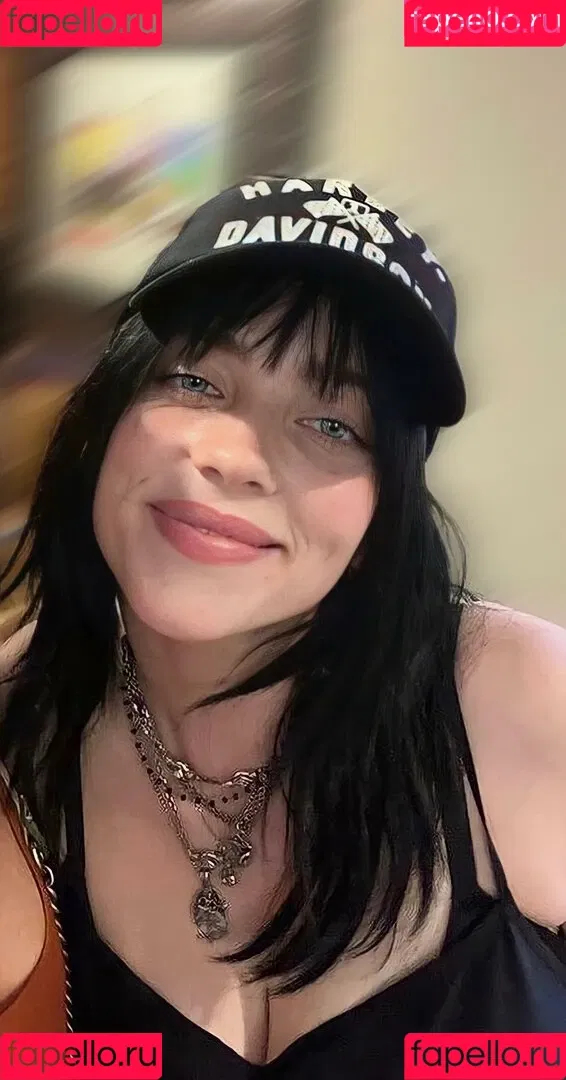 Billie Eilish / Fake / billeeilish / billieeilish Onlyfans Photo Gallery 