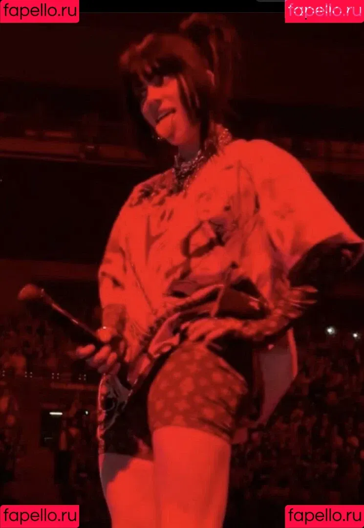 Billie Eilish / Fake / billeeilish / billieeilish Onlyfans Photo Gallery 