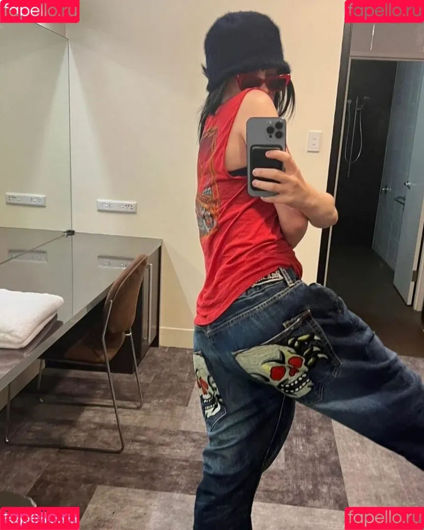 Billie Eilish / Fake / billeeilish / billieeilish Onlyfans Photo Gallery 