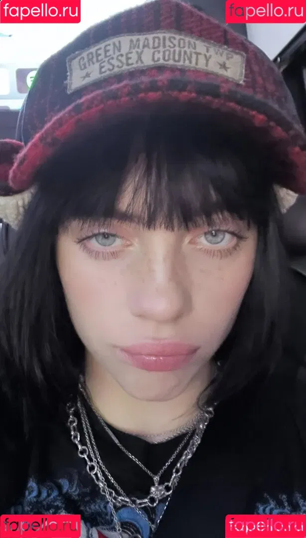 Billie Eilish / Fake / billeeilish / billieeilish Onlyfans Photo Gallery 