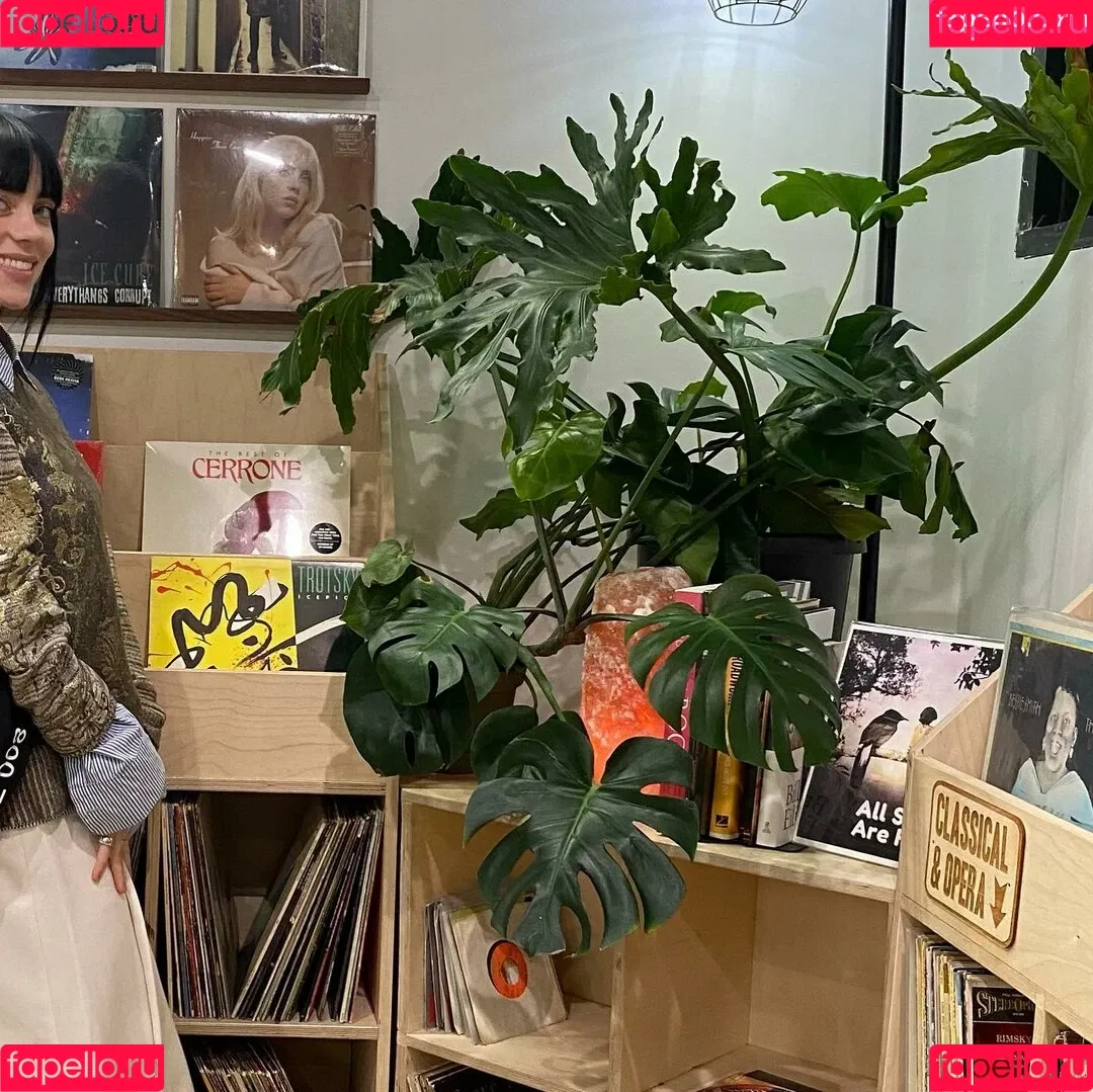 Billie Eilish / Fake / billeeilish / billieeilish Onlyfans Photo Gallery 