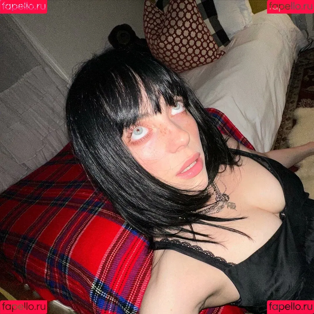 Billie Eilish / Fake / billeeilish / billieeilish Onlyfans Photo Gallery 
