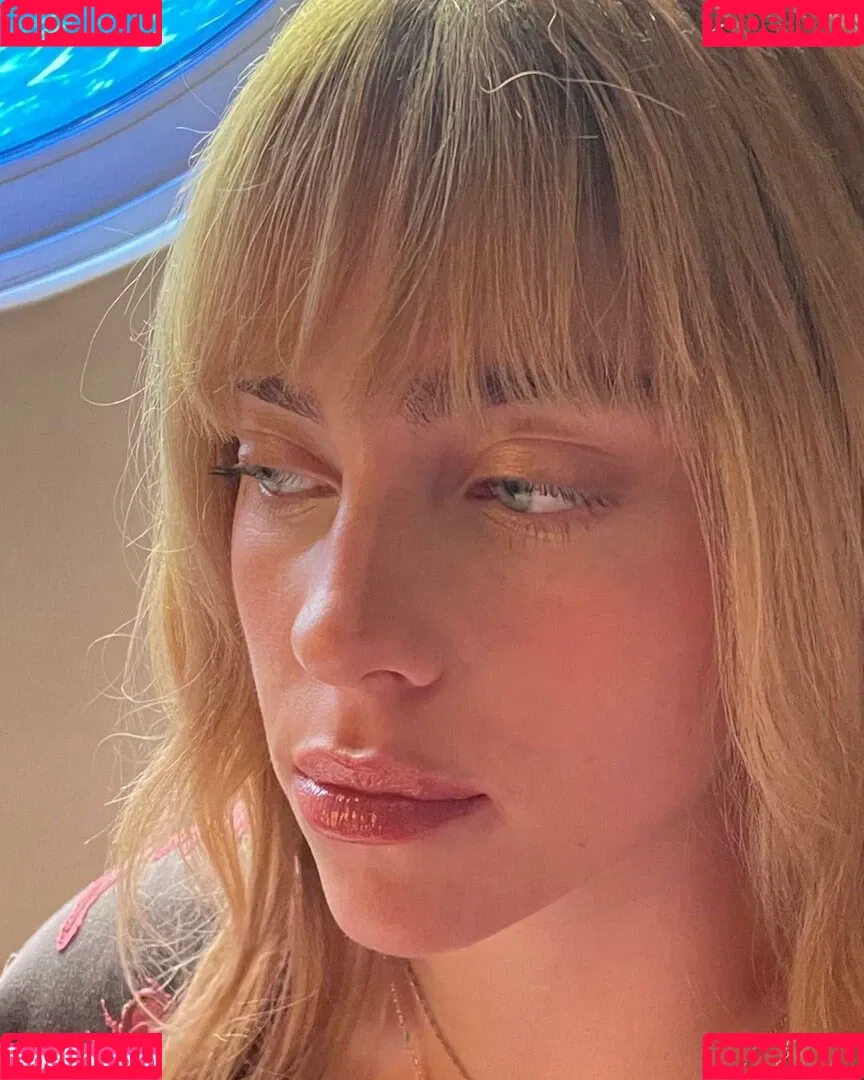 Billie Eilish / Fake / billeeilish / billieeilish Onlyfans Photo Gallery 