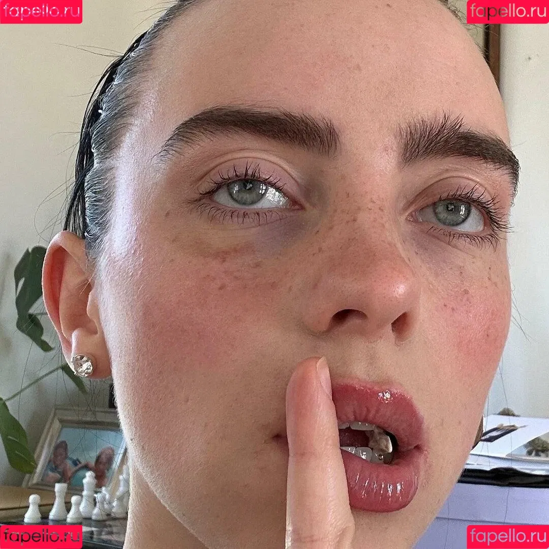 Billie Eilish / Fake / billeeilish / billieeilish Onlyfans Photo Gallery 