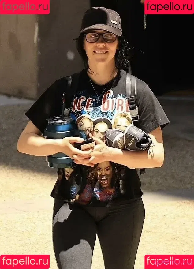 Billie Eilish / Fake / billeeilish / billieeilish Onlyfans Photo Gallery 