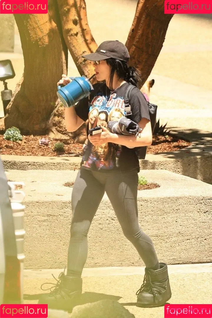 Billie Eilish / Fake / billeeilish / billieeilish Onlyfans Photo Gallery 