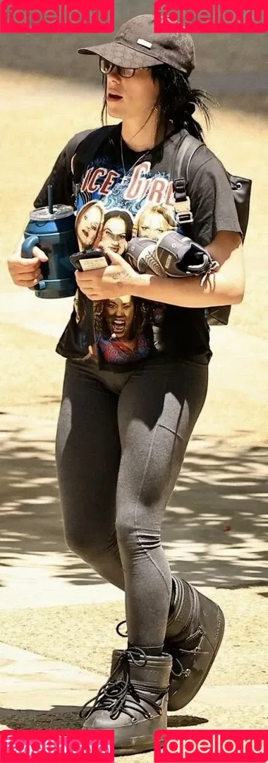 Billie Eilish / Fake / billeeilish / billieeilish Onlyfans Photo Gallery 
