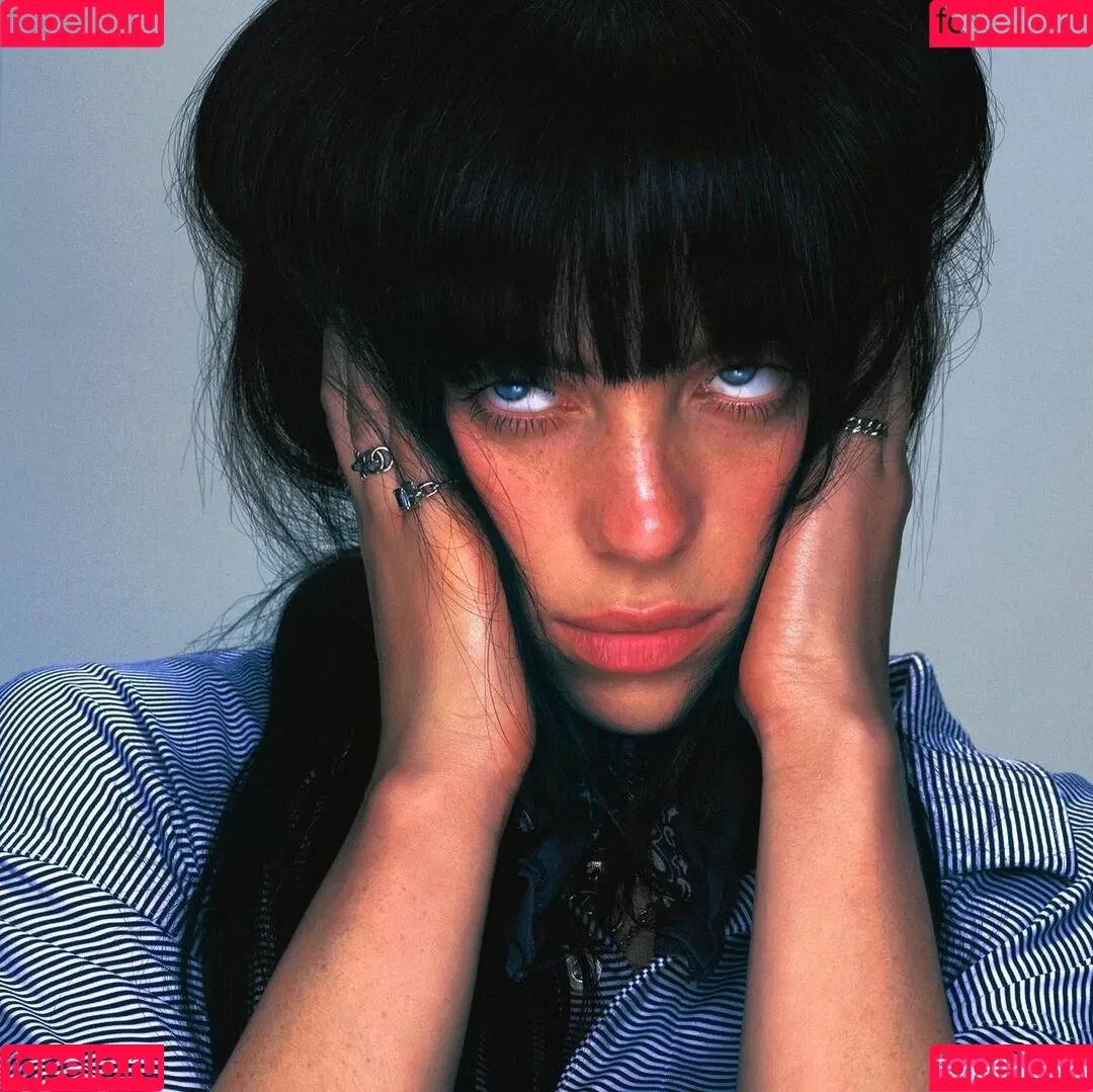 Billie Eilish / Fake / billeeilish / billieeilish Onlyfans Photo Gallery 