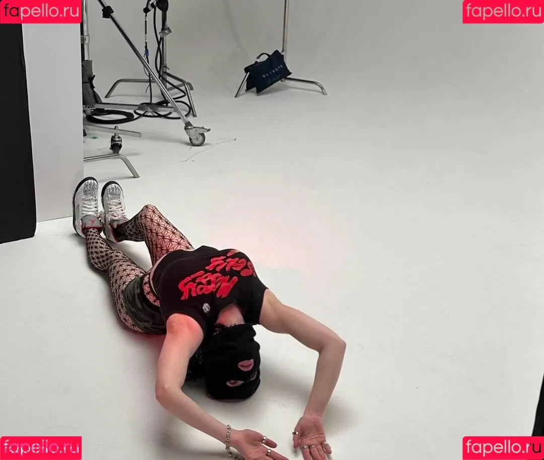 Billie Eilish / Fake / billeeilish / billieeilish Onlyfans Photo Gallery 