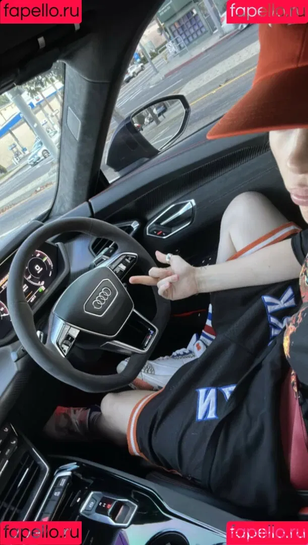 Billie Eilish / Fake / billeeilish / billieeilish Onlyfans Photo Gallery 