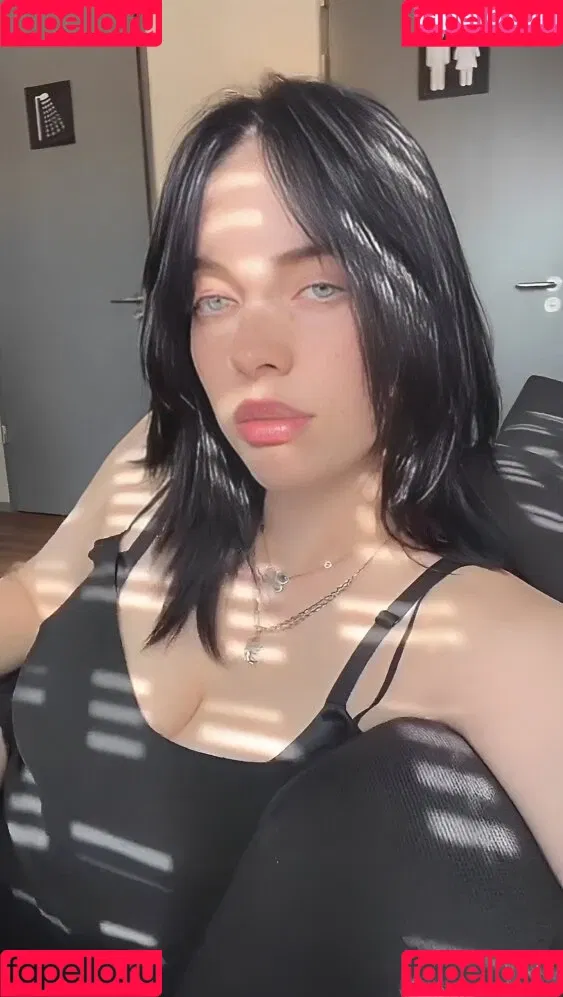 Billie Eilish / Fake / billeeilish / billieeilish Onlyfans Photo Gallery 