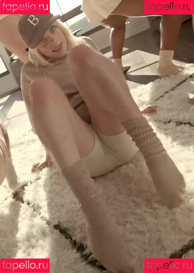 Billie Eilish / Fake / billeeilish / billieeilish Onlyfans Photo Gallery 