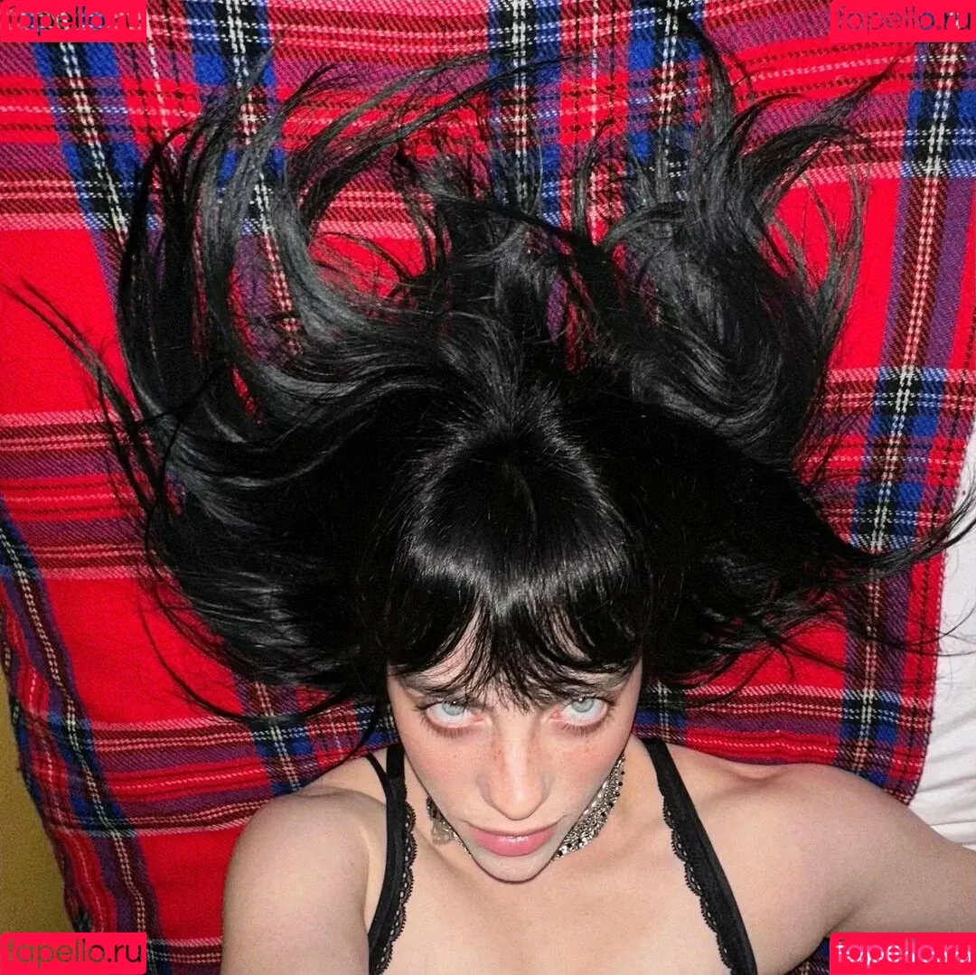 Billie Eilish / Fake / billeeilish / billieeilish Onlyfans Photo Gallery 