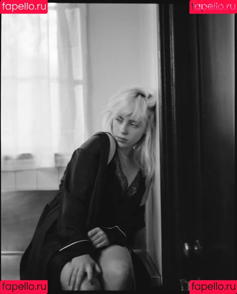 Billie Eilish / Fake / billeeilish / billieeilish Onlyfans Photo Gallery 