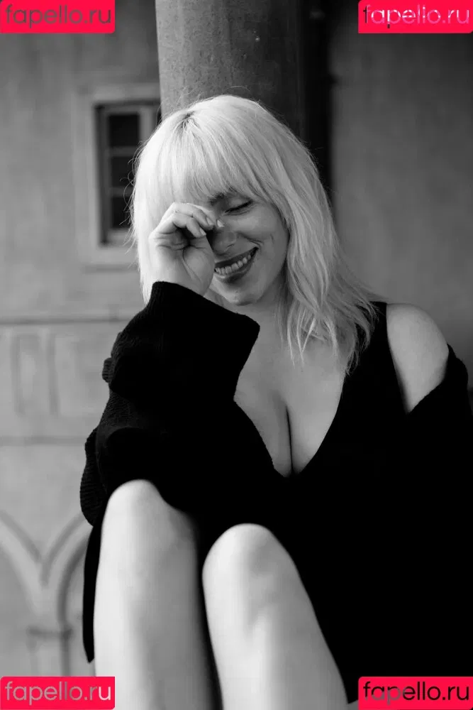 Billie Eilish / Fake / billeeilish / billieeilish Onlyfans Photo Gallery 