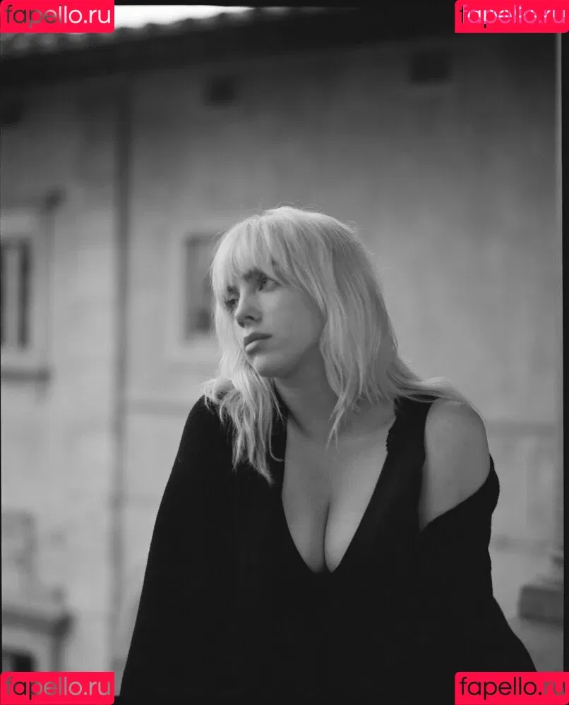 Billie Eilish / Fake / billeeilish / billieeilish Onlyfans Photo Gallery 
