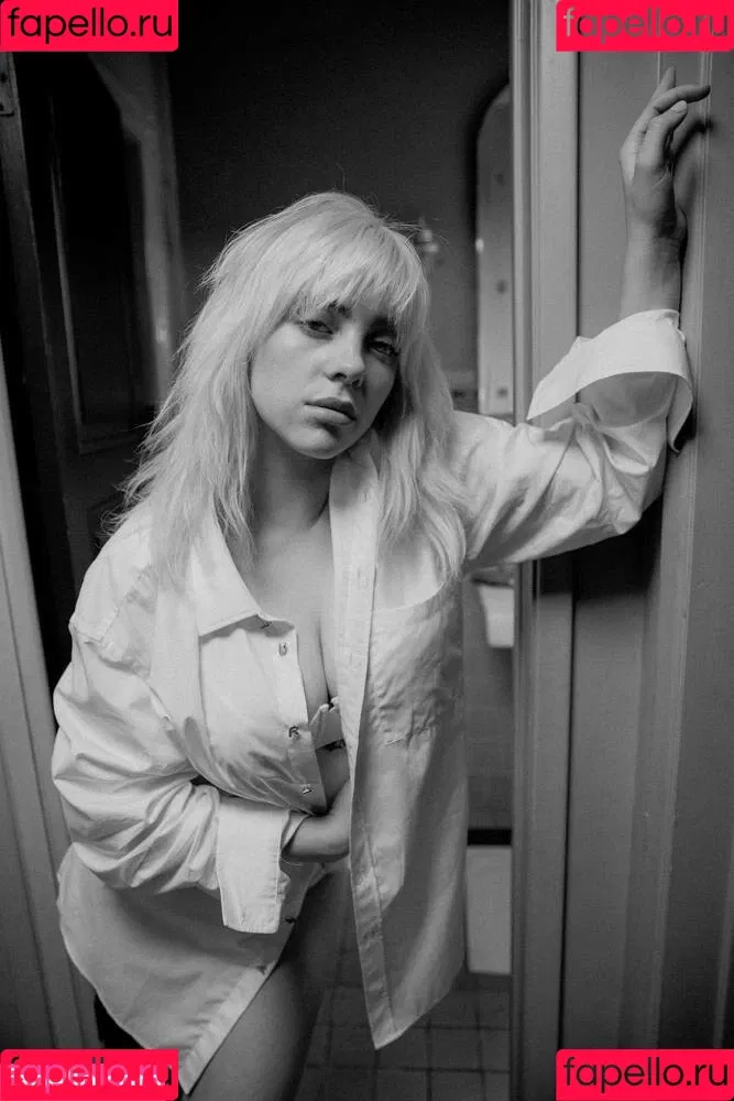Billie Eilish / Fake / billeeilish / billieeilish Onlyfans Photo Gallery 