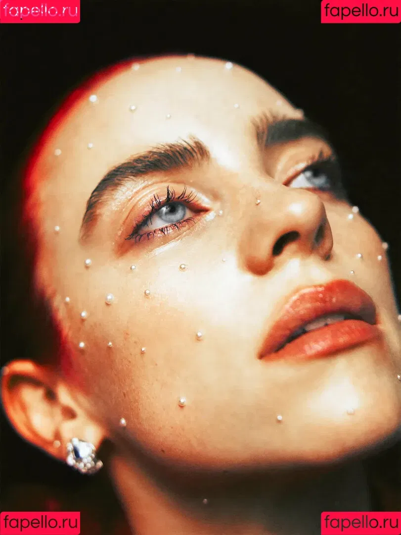 Billie Eilish / Fake / billeeilish / billieeilish Onlyfans Photo Gallery 